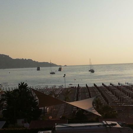 B&B Baia Delle Sirene Giardini-Naxos Exterior foto
